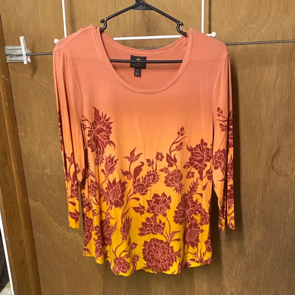3/$15. JM Collection Orange and Red ombré and Floral 3/4 Sleeve Top